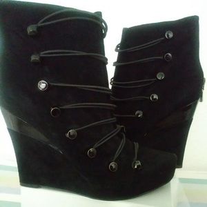 Rachel Roy Black Suede Platform wedge bootie